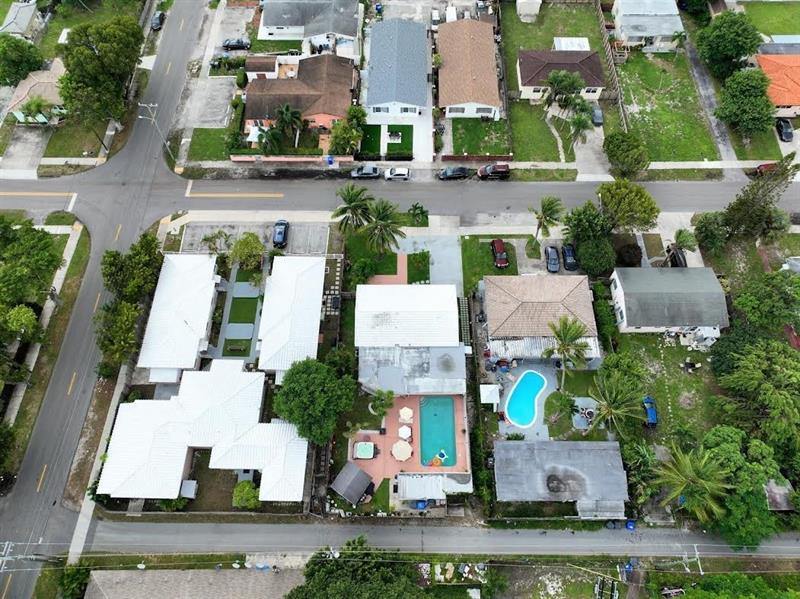 1913 Thomas St, Hollywood, FL 33020