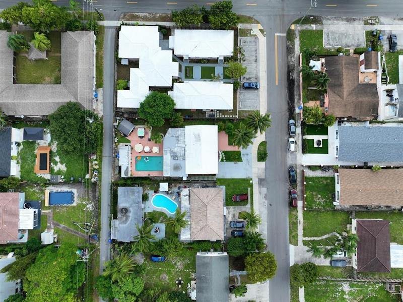 1913 Thomas St, Hollywood, FL 33020