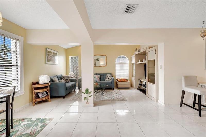 1913 Thomas St, Hollywood, FL 33020