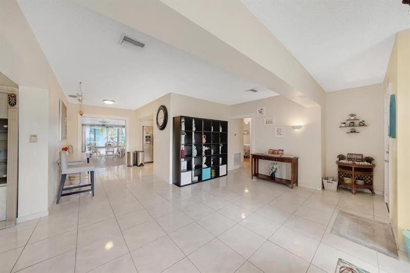 1913 Thomas St, Hollywood, FL 33020