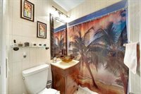 1913 Thomas St, Hollywood, FL 33020