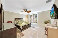 1913 Thomas St, Hollywood, FL 33020