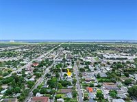 1913 Thomas St, Hollywood, FL 33020