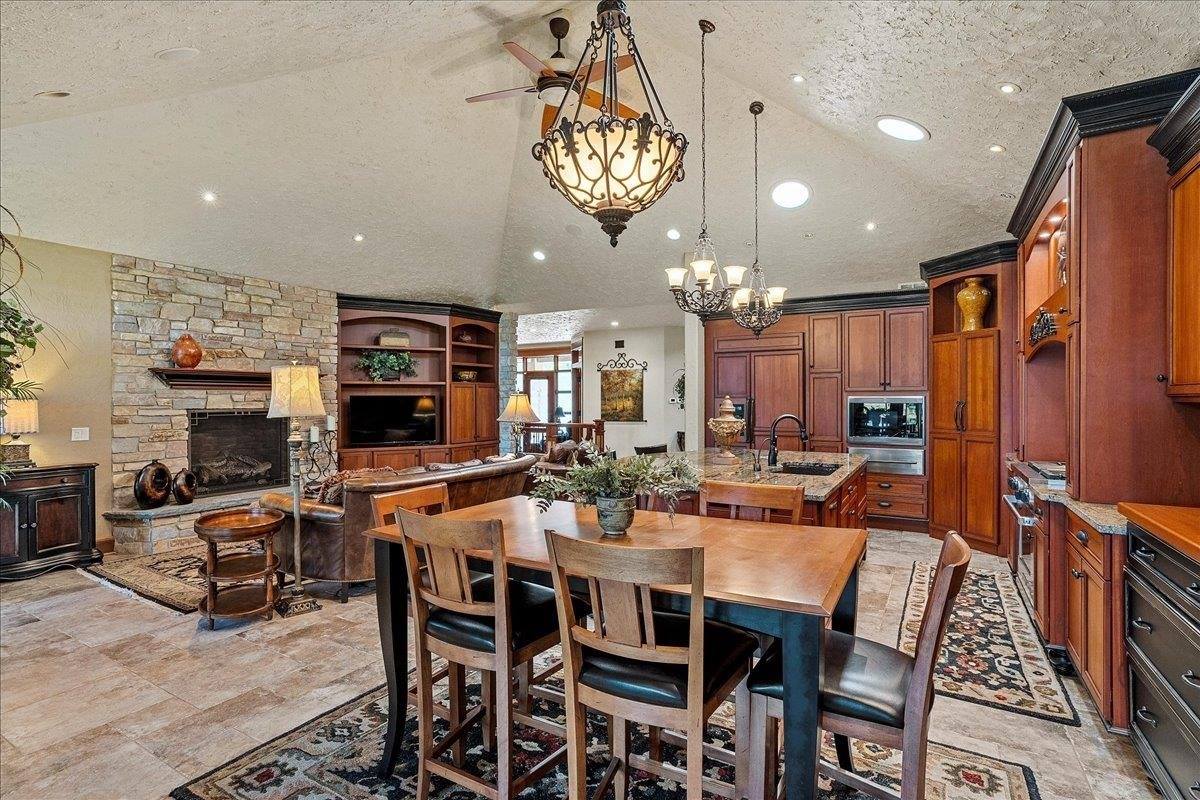 1832 Pheasant Run Drive, Marshfield, WI 54449