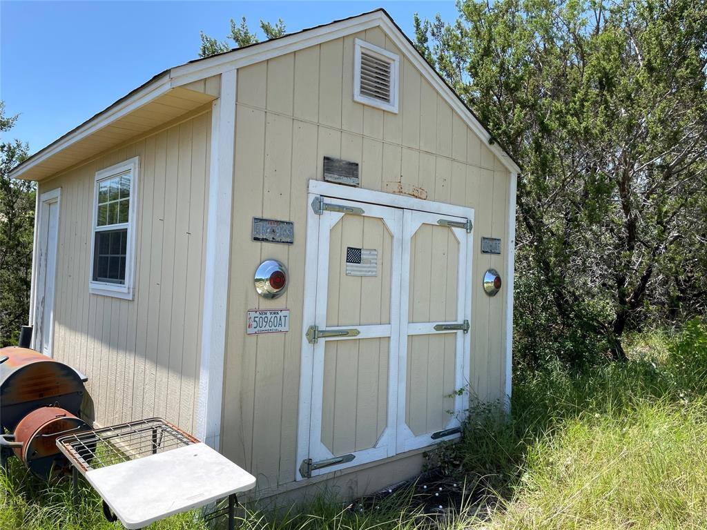 1425 Skyline Drive, Bluff Dale, TX 76433