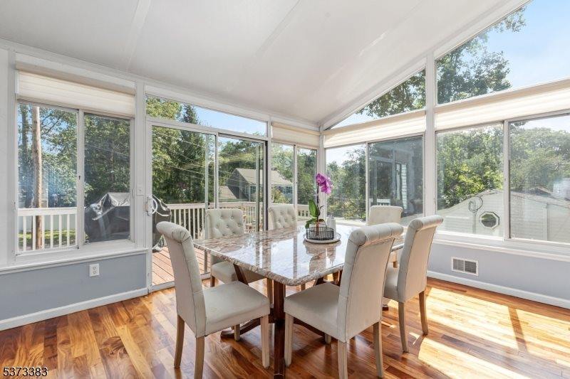 353 Top Ave, Green Brook Township, NJ 08812