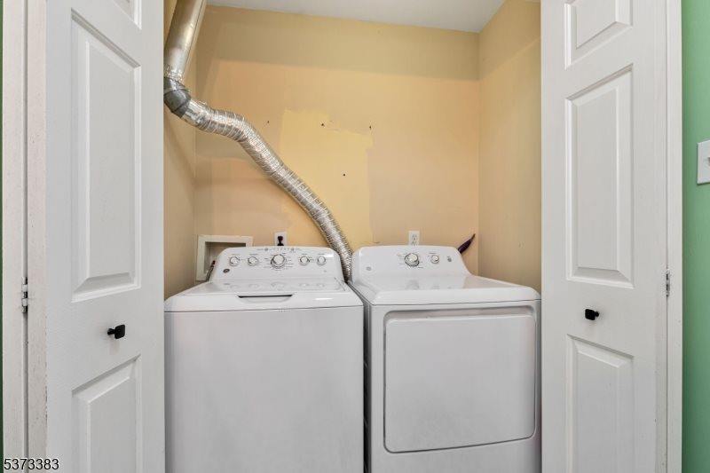 353 Top Ave, Green Brook Township, NJ 08812