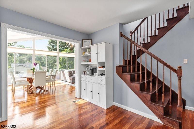 353 Top Ave, Green Brook Township, NJ 08812