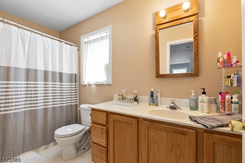 353 Top Ave, Green Brook Township, NJ 08812