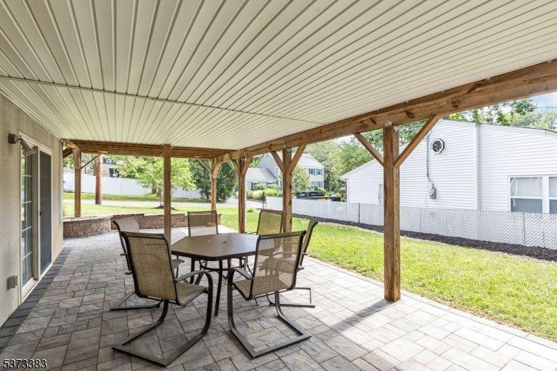 353 Top Ave, Green Brook Township, NJ 08812