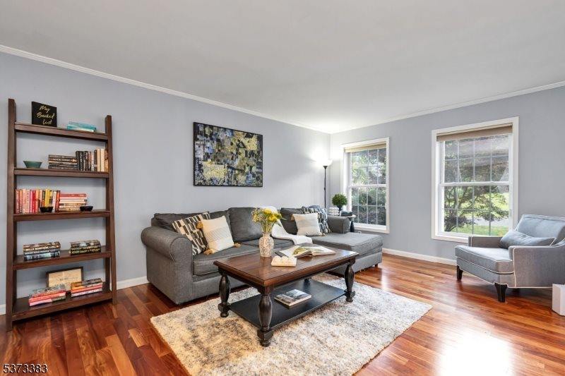 353 Top Ave, Green Brook Township, NJ 08812