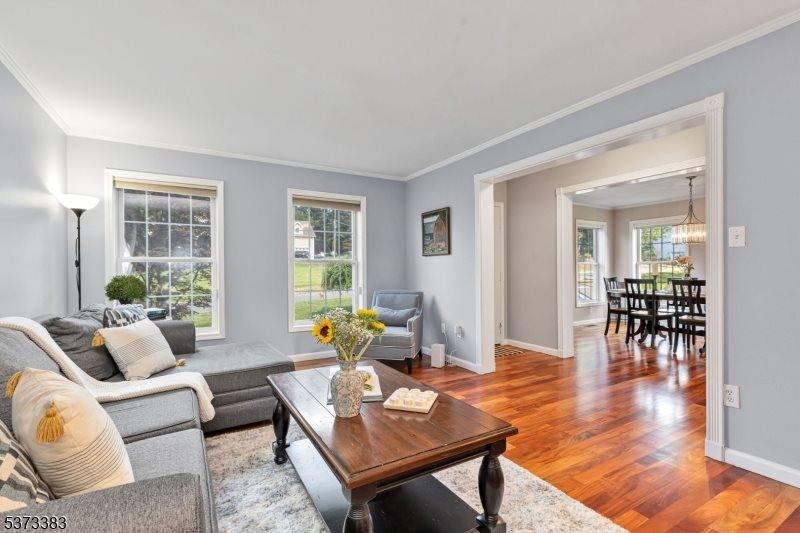 353 Top Ave, Green Brook Township, NJ 08812