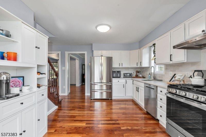 353 Top Ave, Green Brook Township, NJ 08812