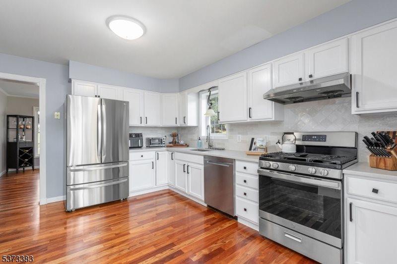 353 Top Ave, Green Brook Township, NJ 08812