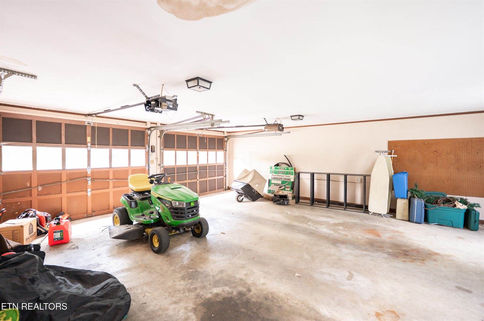 102 Redbud Drive, Clinton, TN 37716