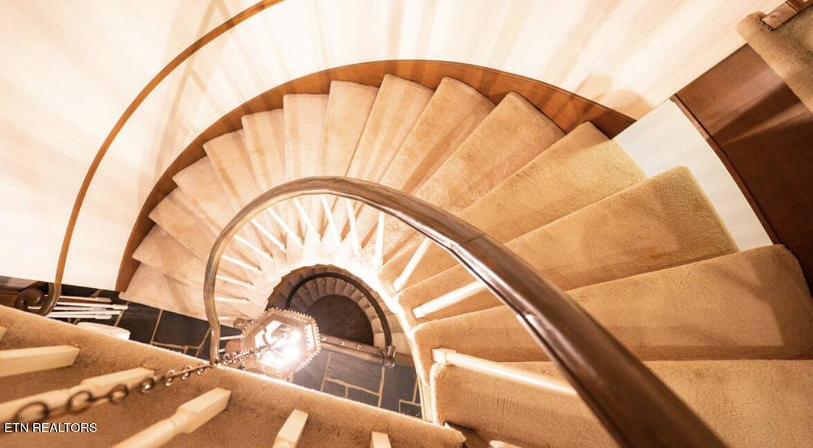 102 Redbud Drive, Clinton, TN 37716