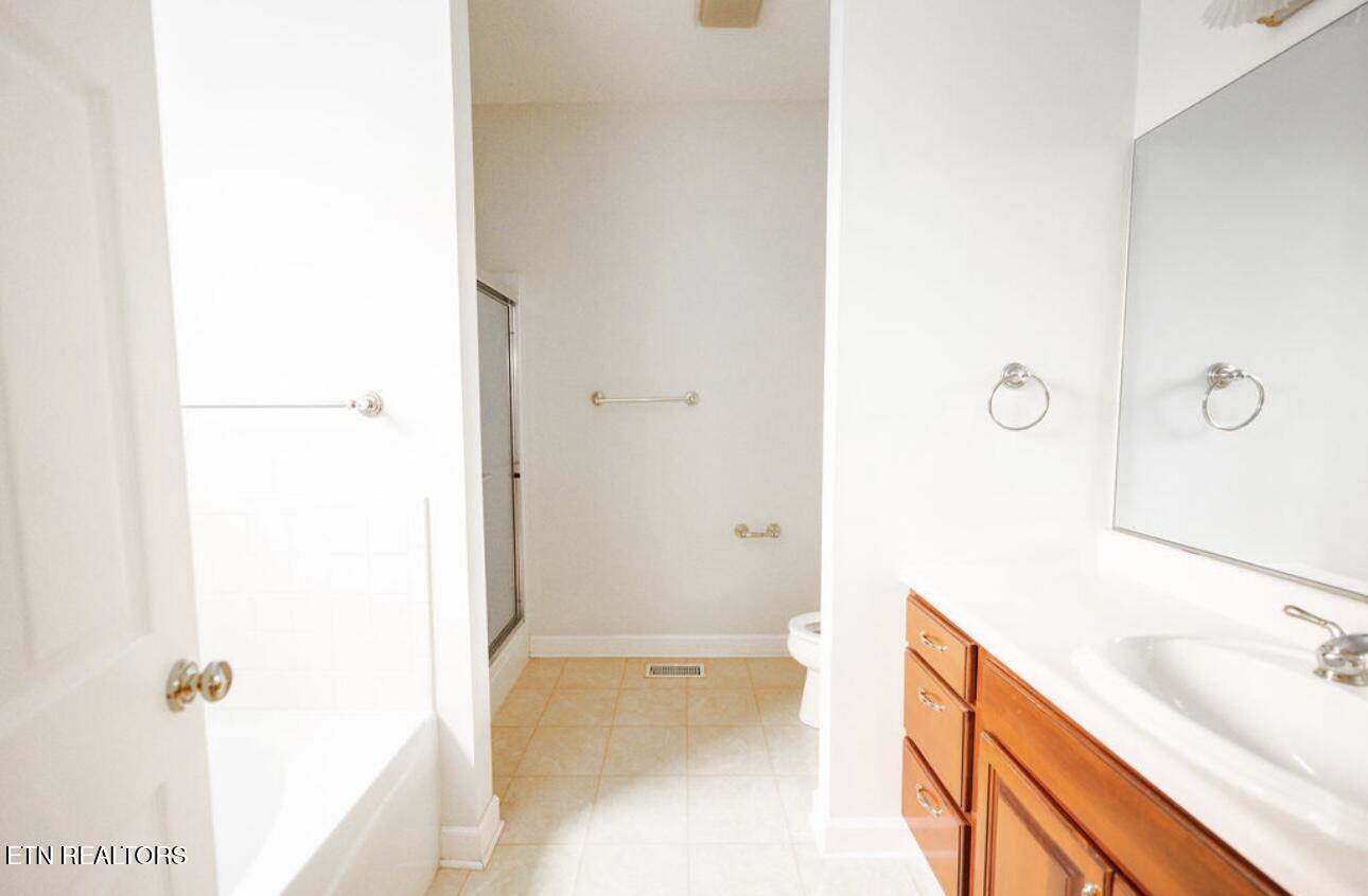 114 Tradewind St, Clinton, TN 37716