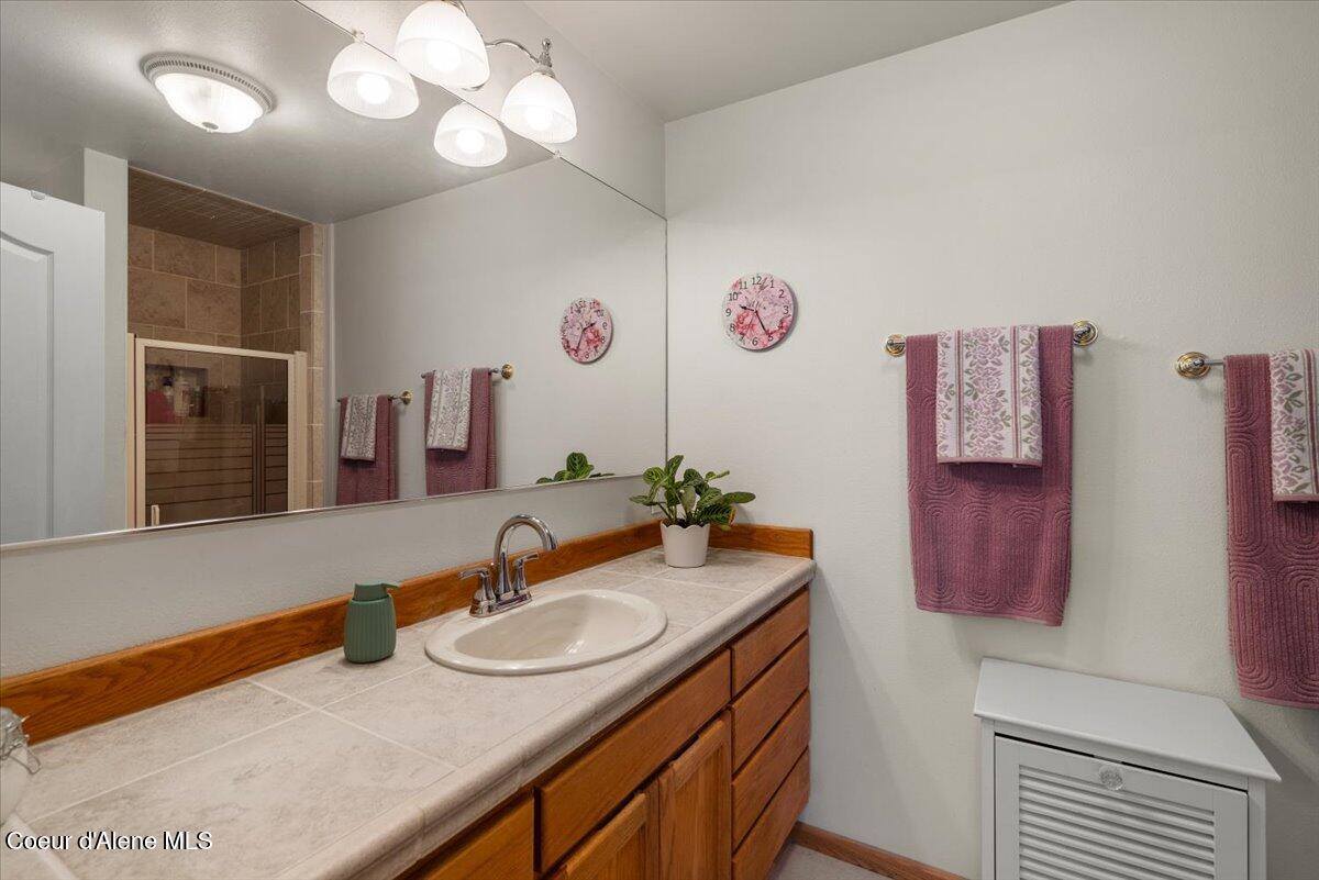 5312 Colburn Culver Rd, Sandpoint, ID 83864