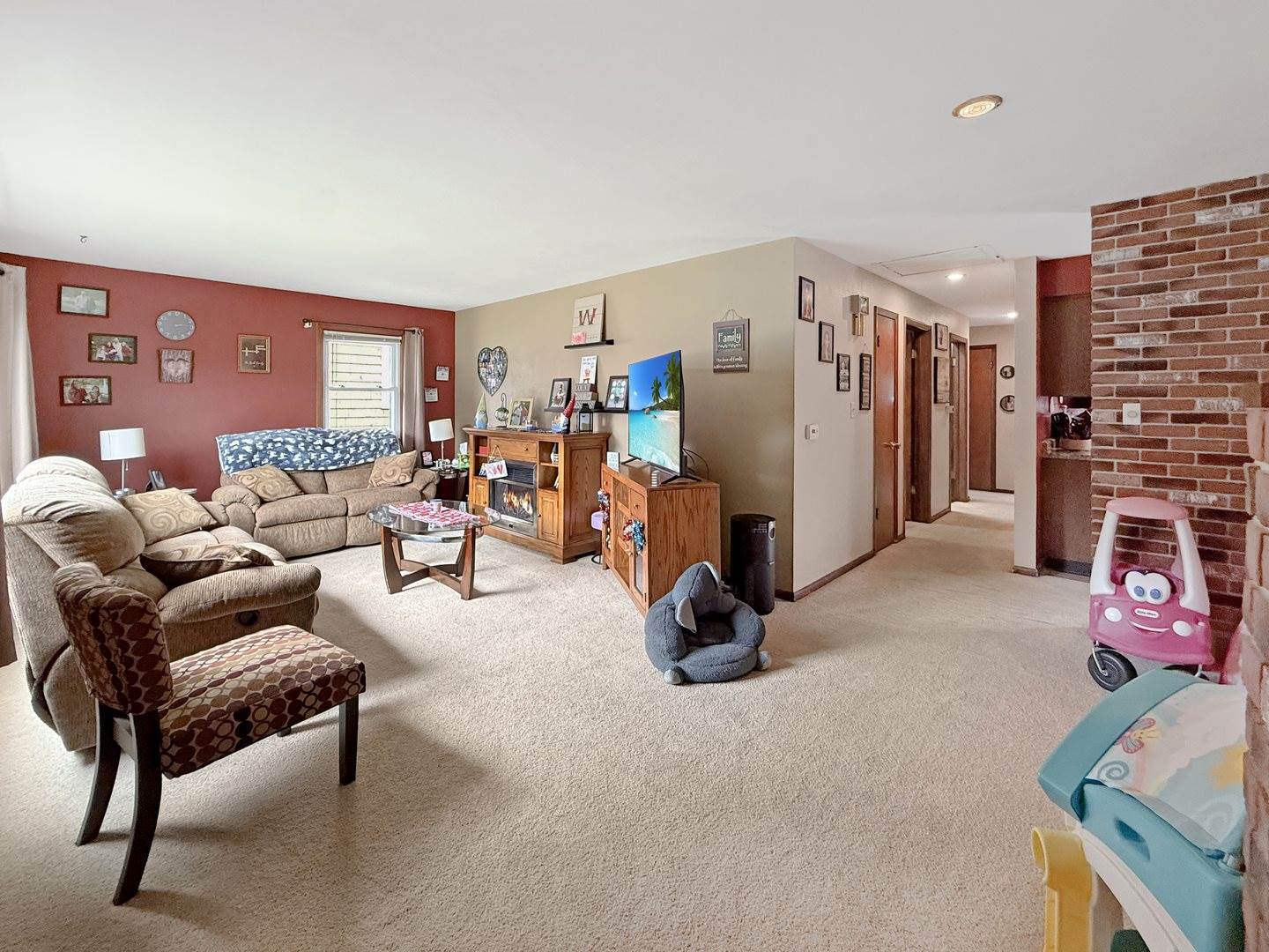 1318 West American Street, Freeport, IL 61032