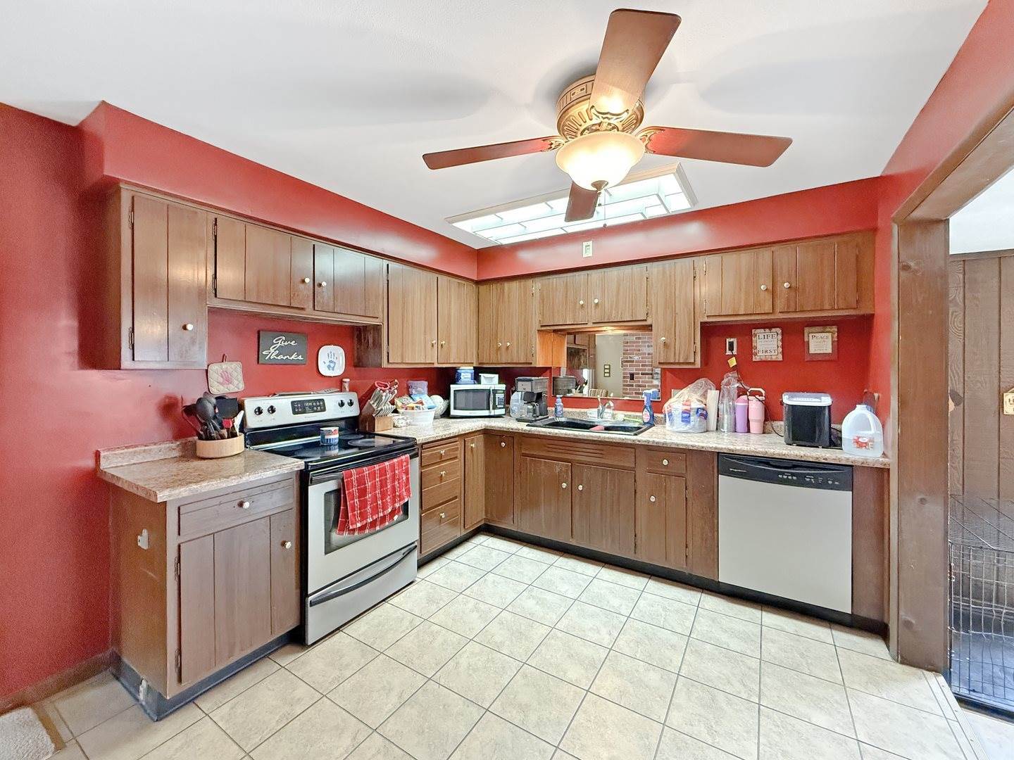 1318 West American Street, Freeport, IL 61032