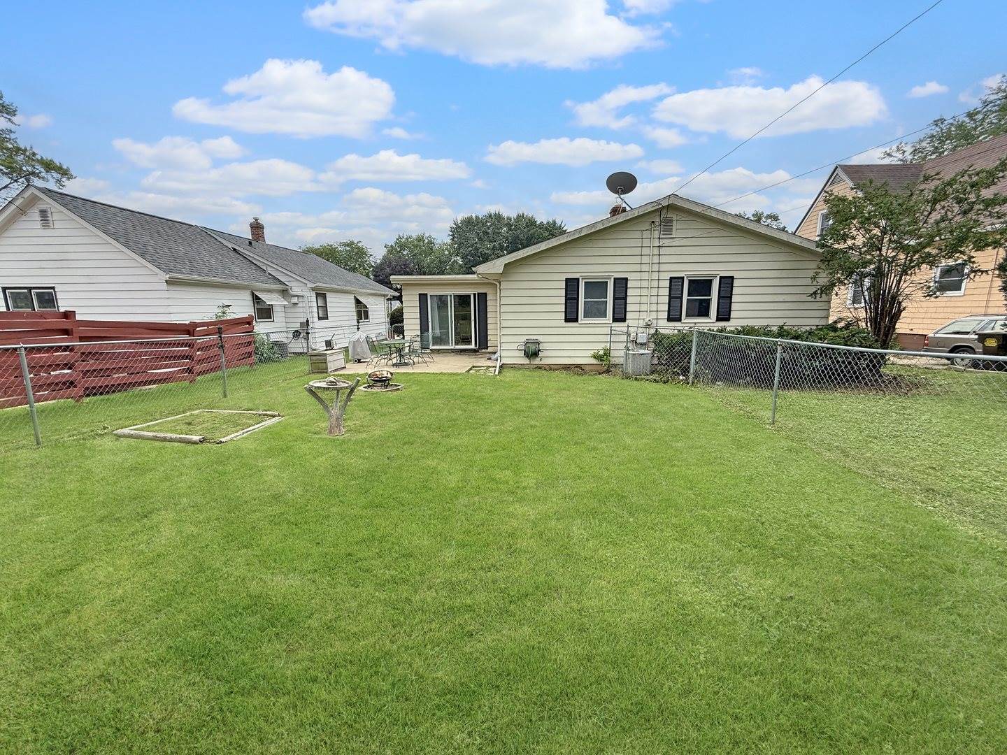 1318 West American Street, Freeport, IL 61032