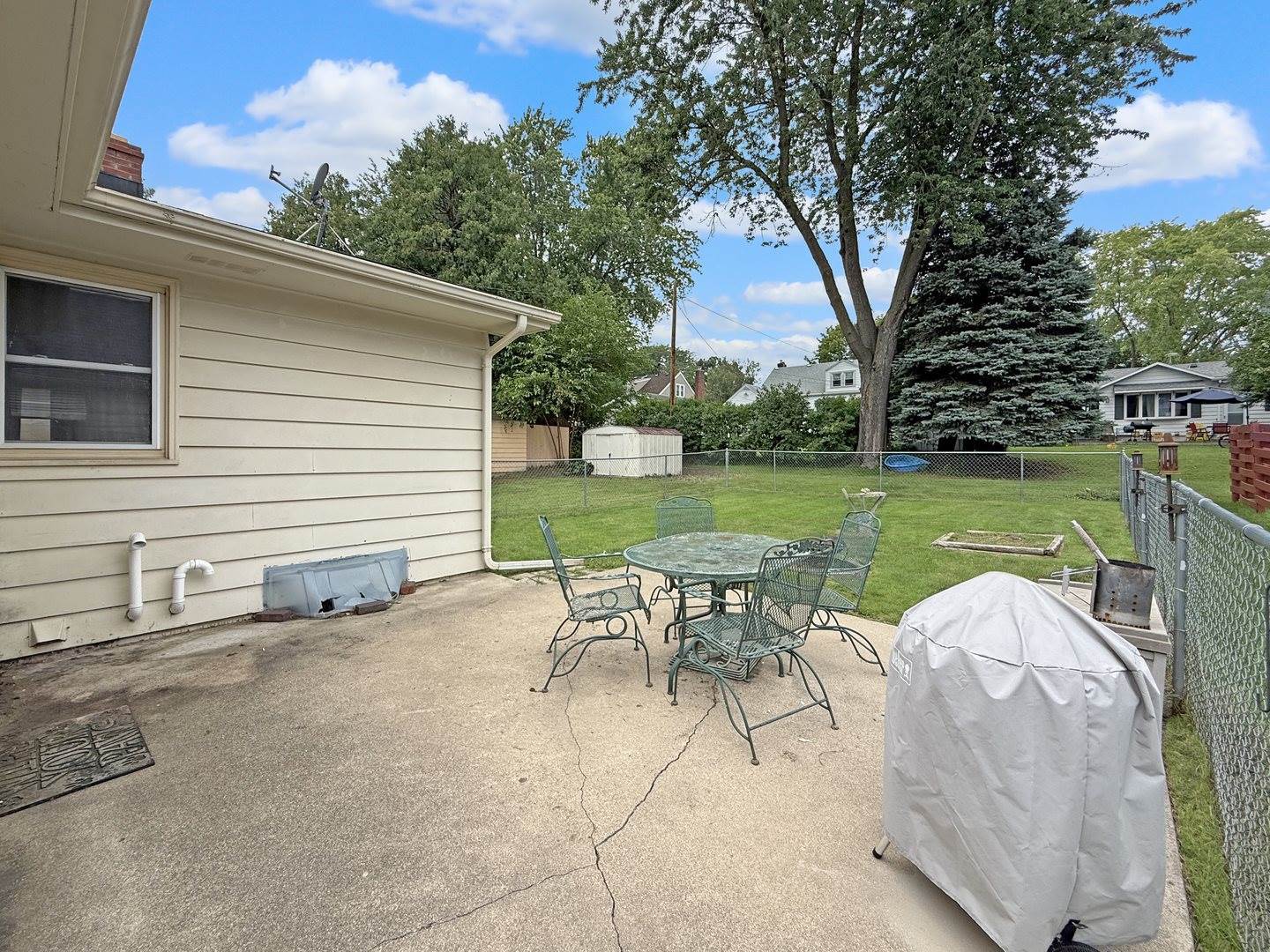 1318 West American Street, Freeport, IL 61032