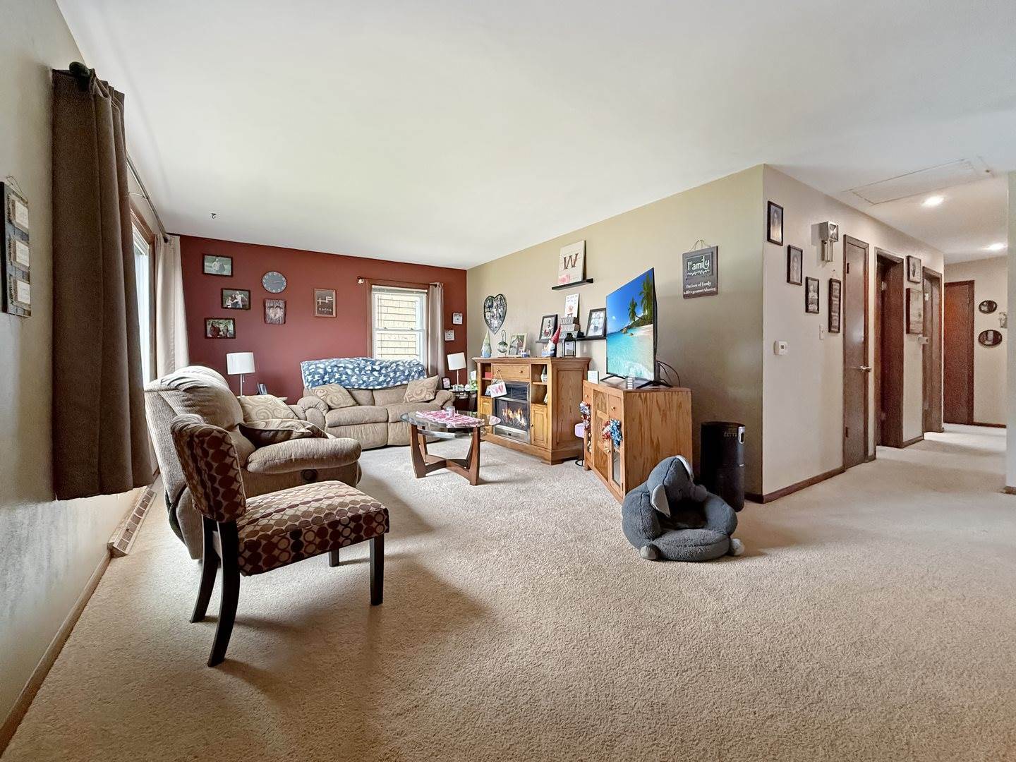 1318 West American Street, Freeport, IL 61032