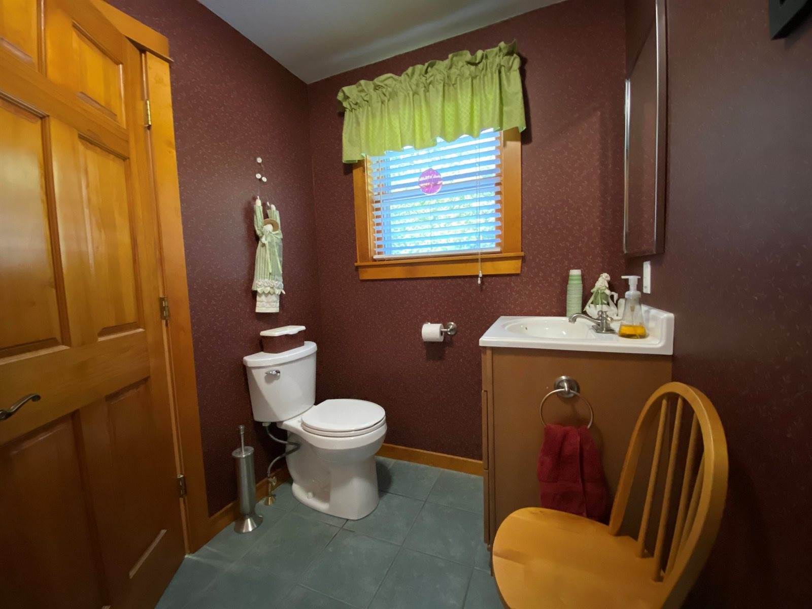 43 Homsted Lane, Hermon, ME 04401