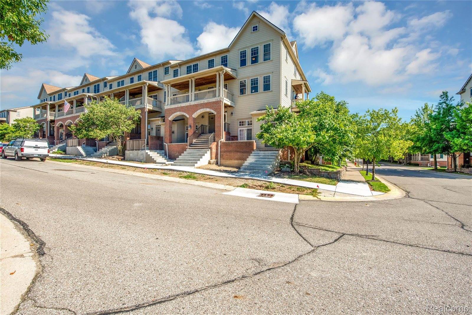 3912 Forester Boulevard, AuburnHillsCity_Oakland, MI 48326