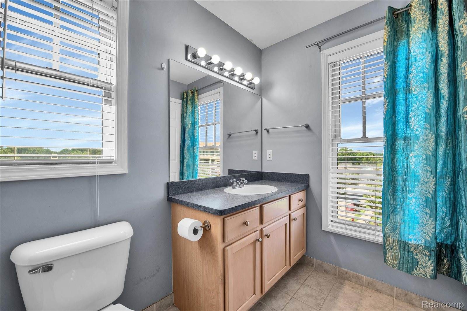 3912 Forester Boulevard, AuburnHillsCity_Oakland, MI 48326