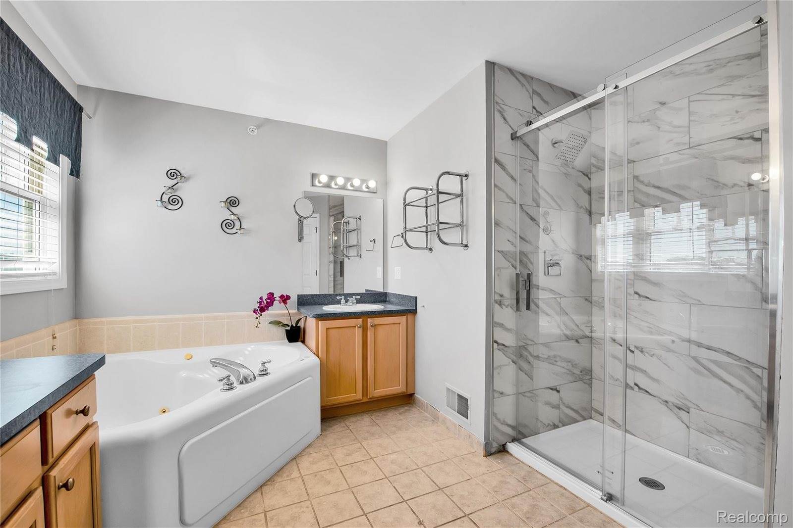 3912 Forester Boulevard, AuburnHillsCity_Oakland, MI 48326