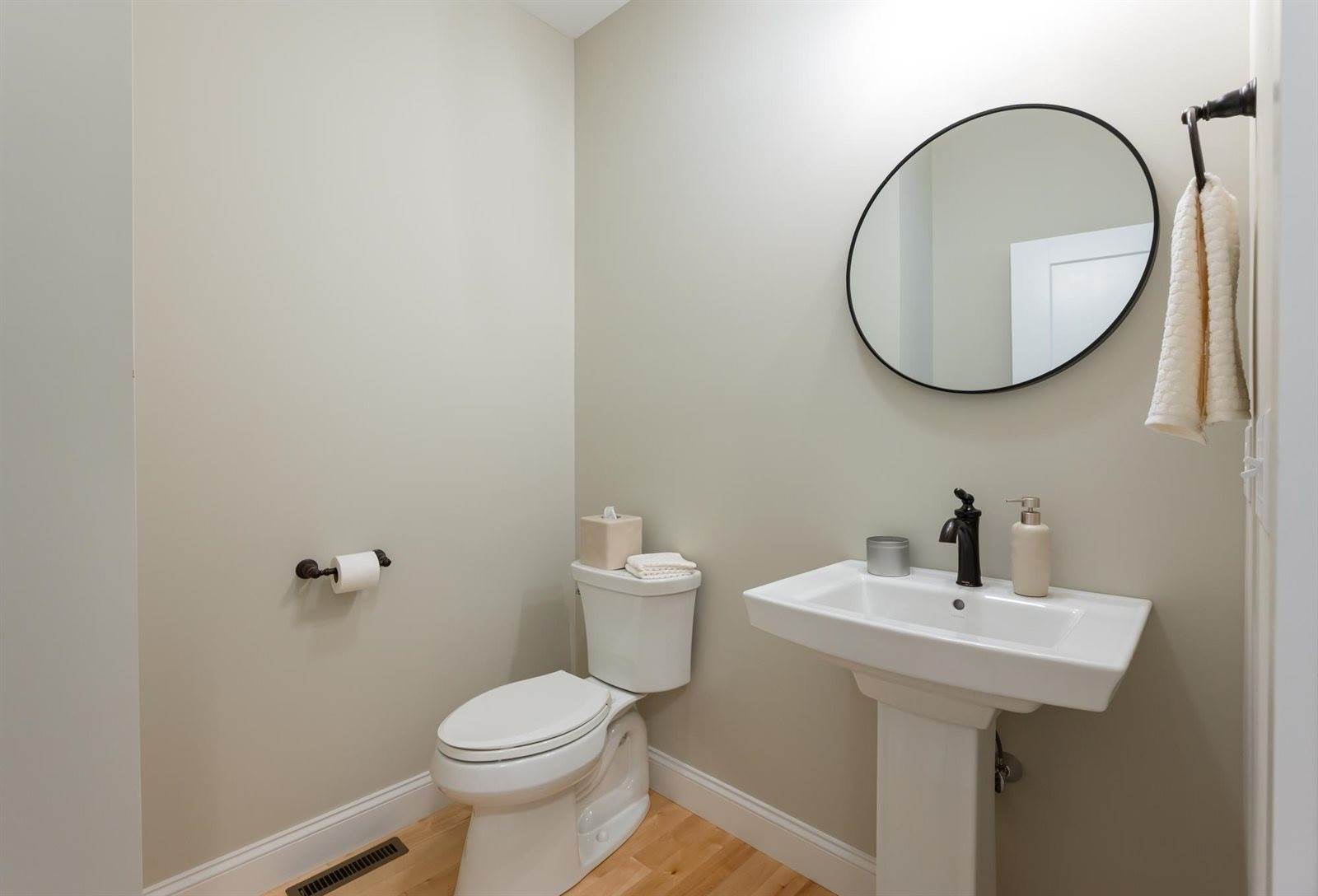 15 Rose Fountain Lane, Hampton, NH 03842