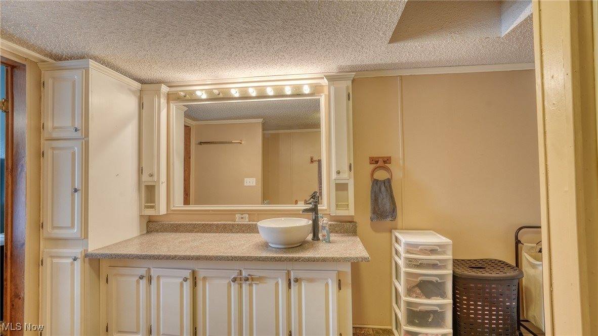 324 Rigby Road, Senecaville, OH 43780