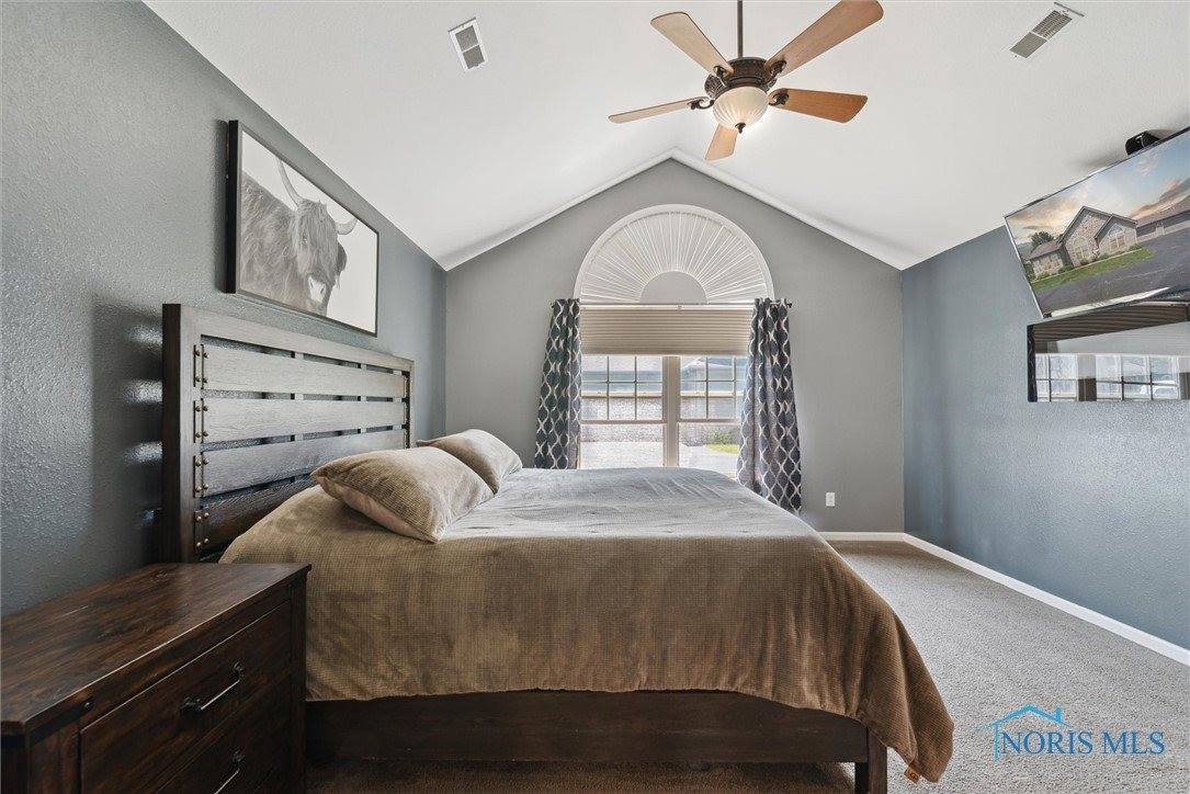 9845 Connor Lake Circle, Perrysburg, OH 43551