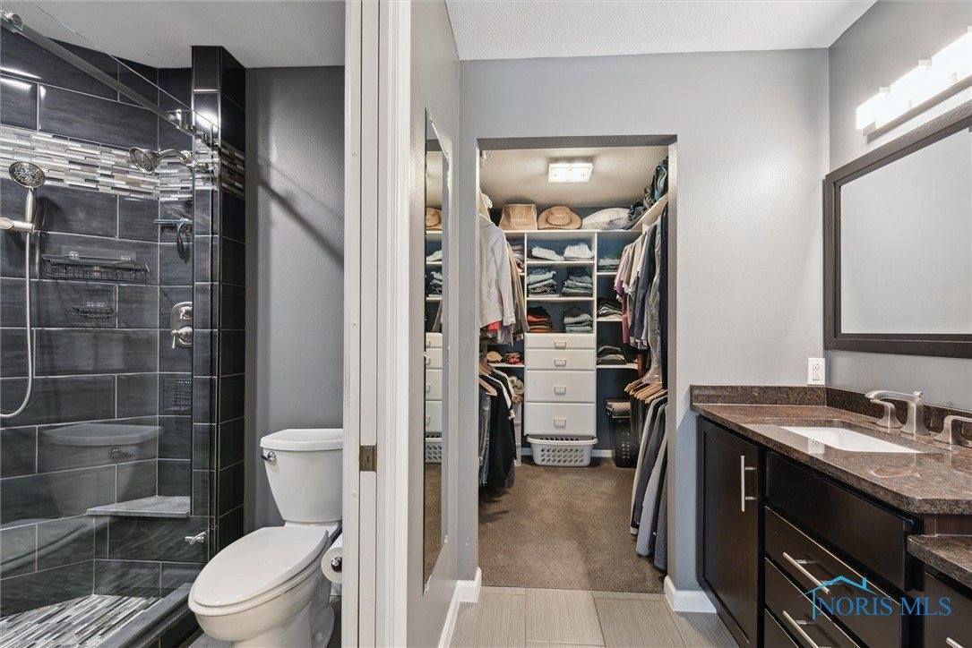 9845 Connor Lake Circle, Perrysburg, OH 43551