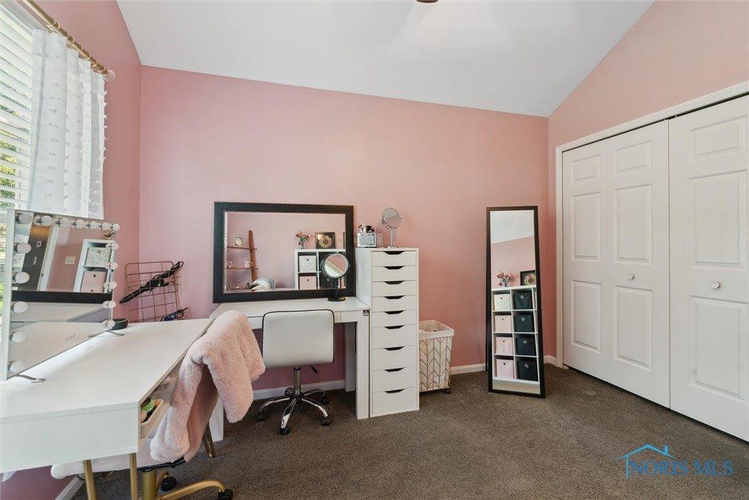 9845 Connor Lake Circle, Perrysburg, OH 43551