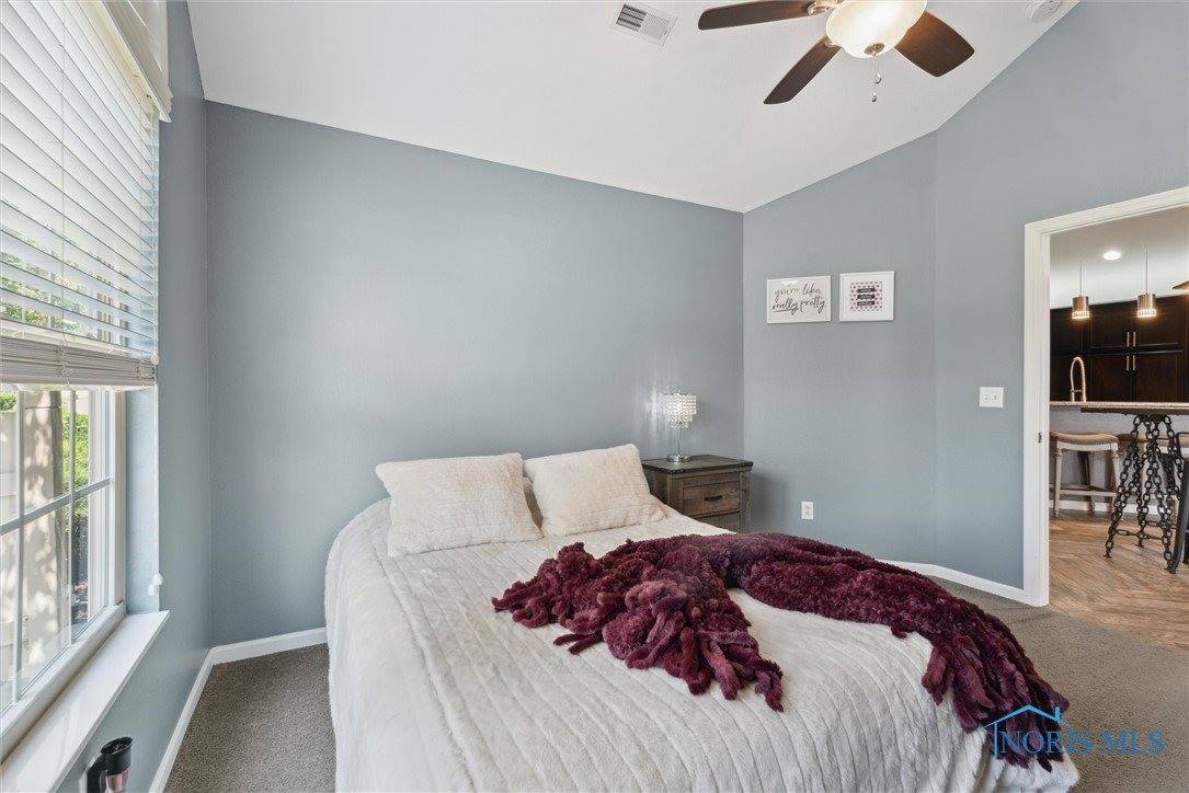 9845 Connor Lake Circle, Perrysburg, OH 43551