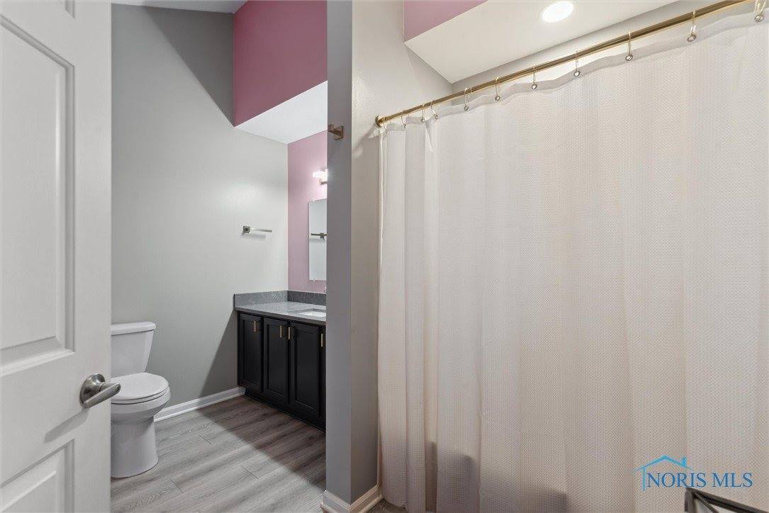 9845 Connor Lake Circle, Perrysburg, OH 43551