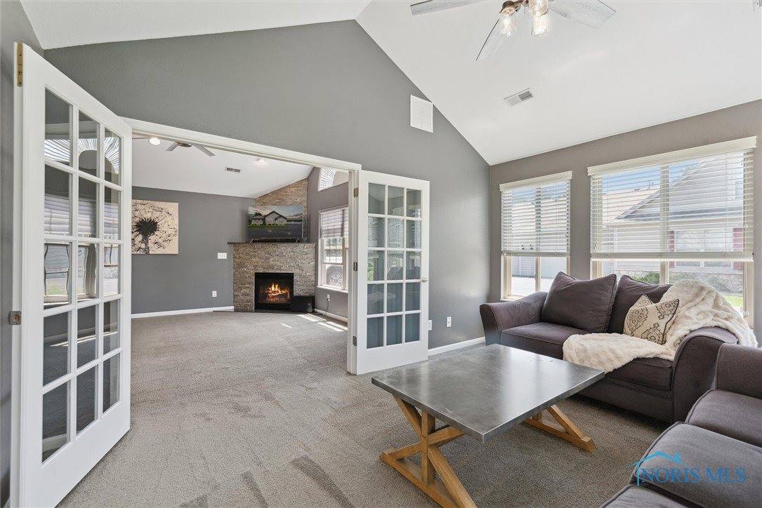 9845 Connor Lake Circle, Perrysburg, OH 43551