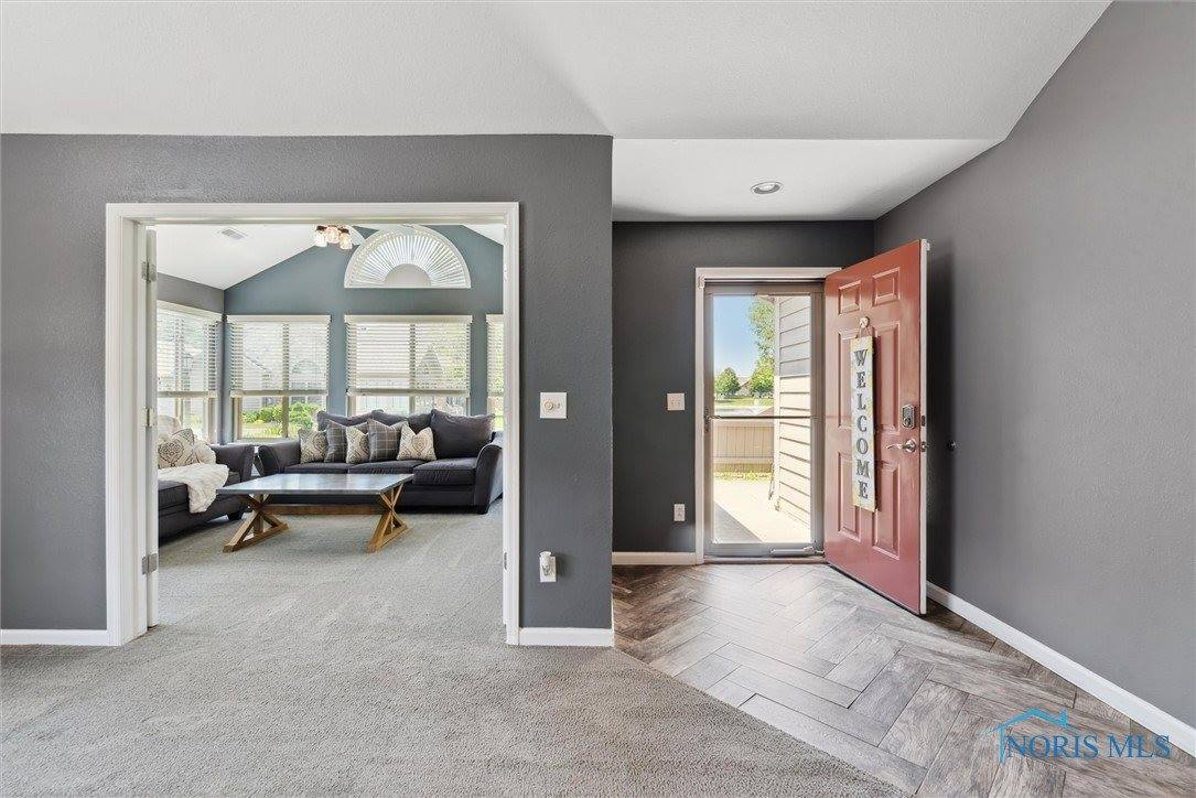 9845 Connor Lake Circle, Perrysburg, OH 43551