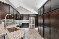 9845 Connor Lake Circle, Perrysburg, OH 43551