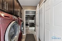 9845 Connor Lake Circle, Perrysburg, OH 43551