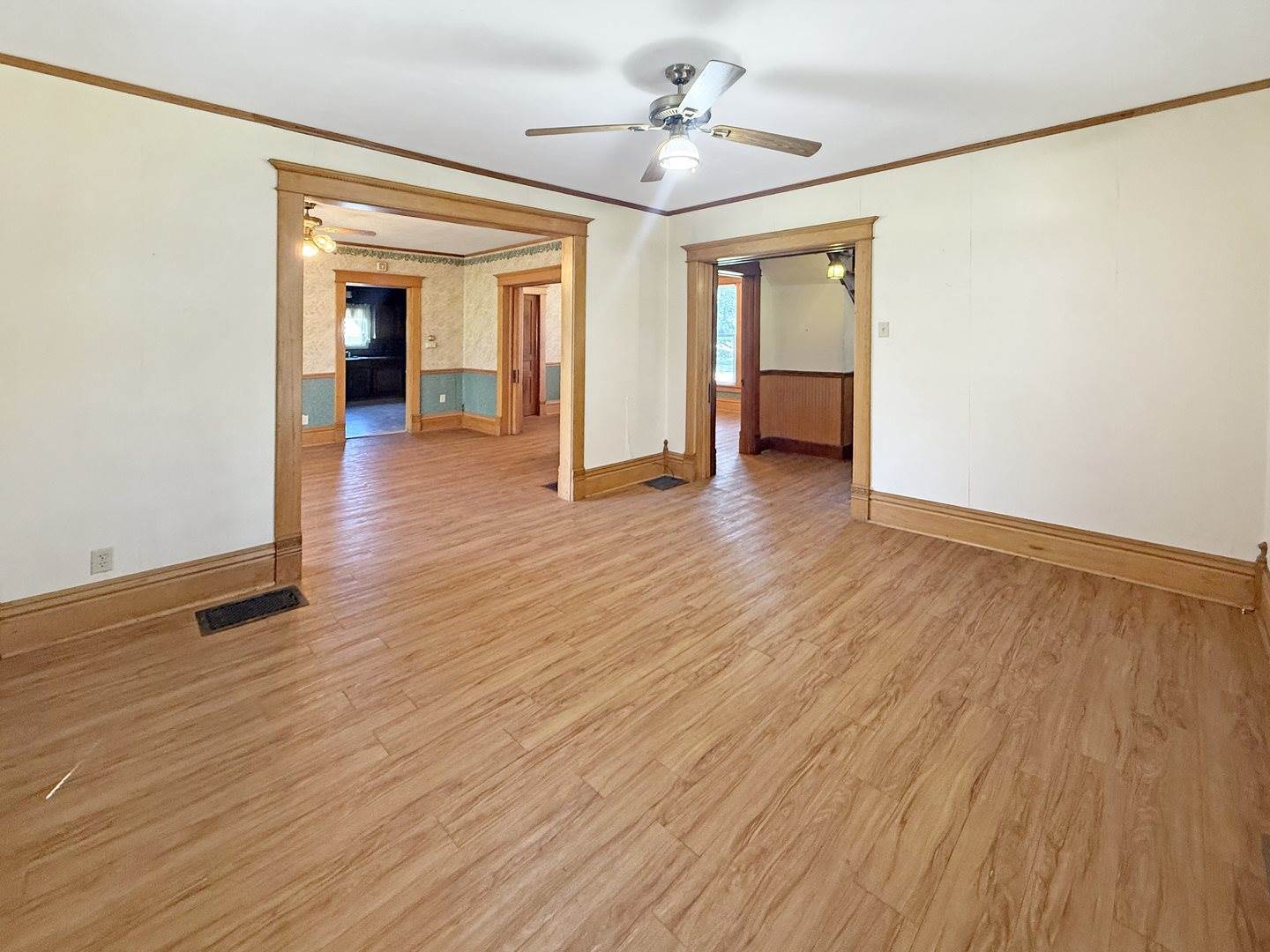 102 South 2nd Avenue, Forreston, IL 61030