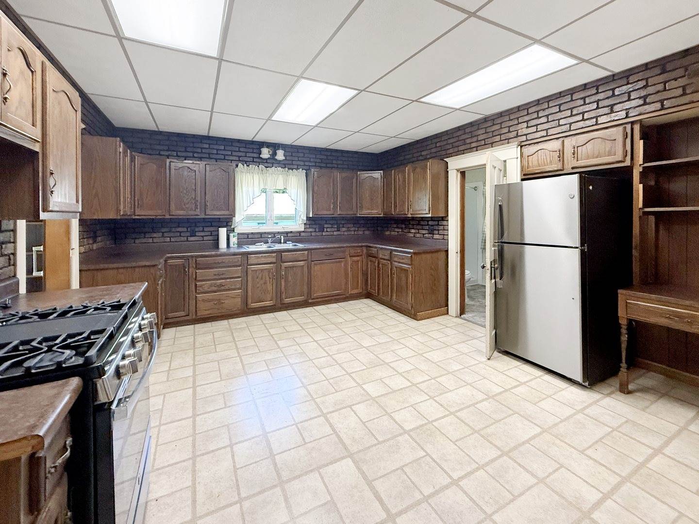 102 South 2nd Avenue, Forreston, IL 61030