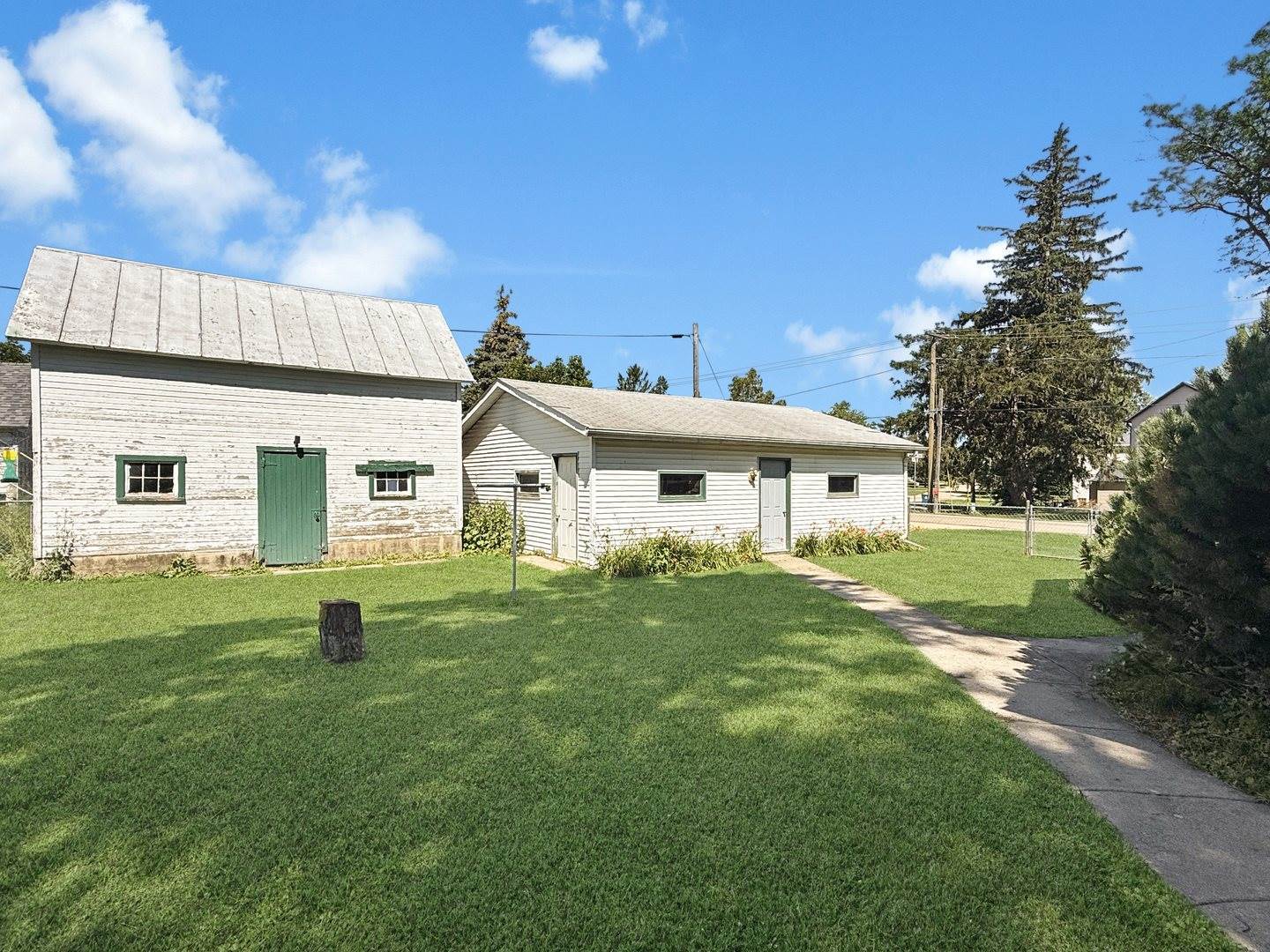 102 South 2nd Avenue, Forreston, IL 61030