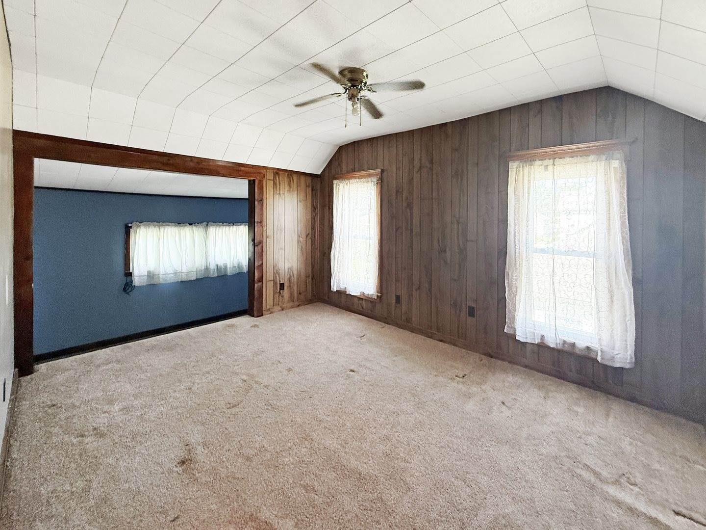 102 South 2nd Avenue, Forreston, IL 61030