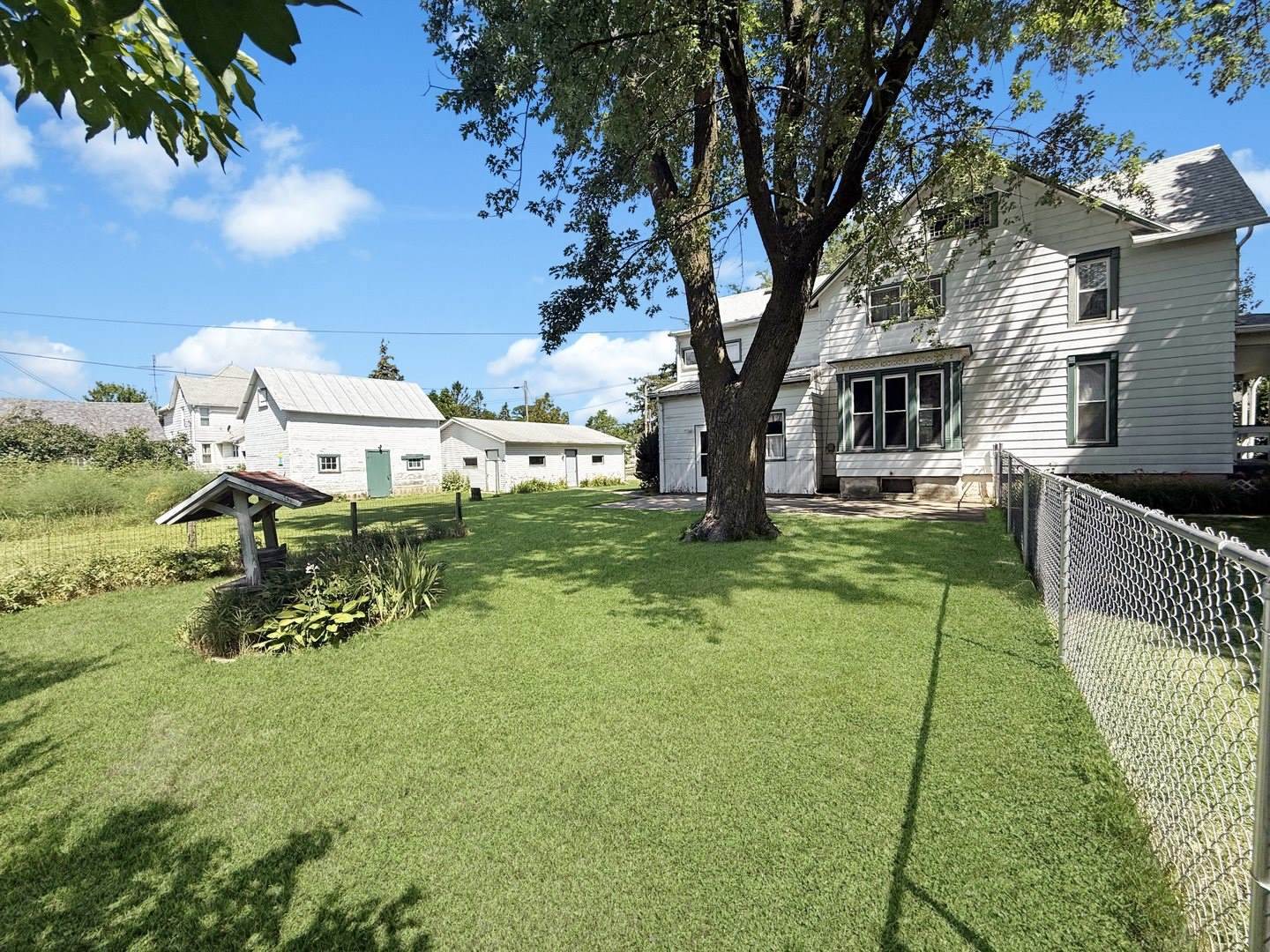 102 South 2nd Avenue, Forreston, IL 61030