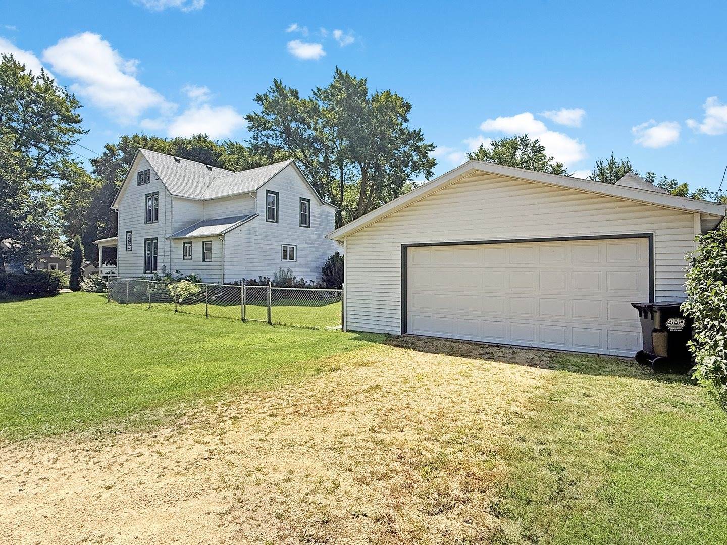 102 South 2nd Avenue, Forreston, IL 61030