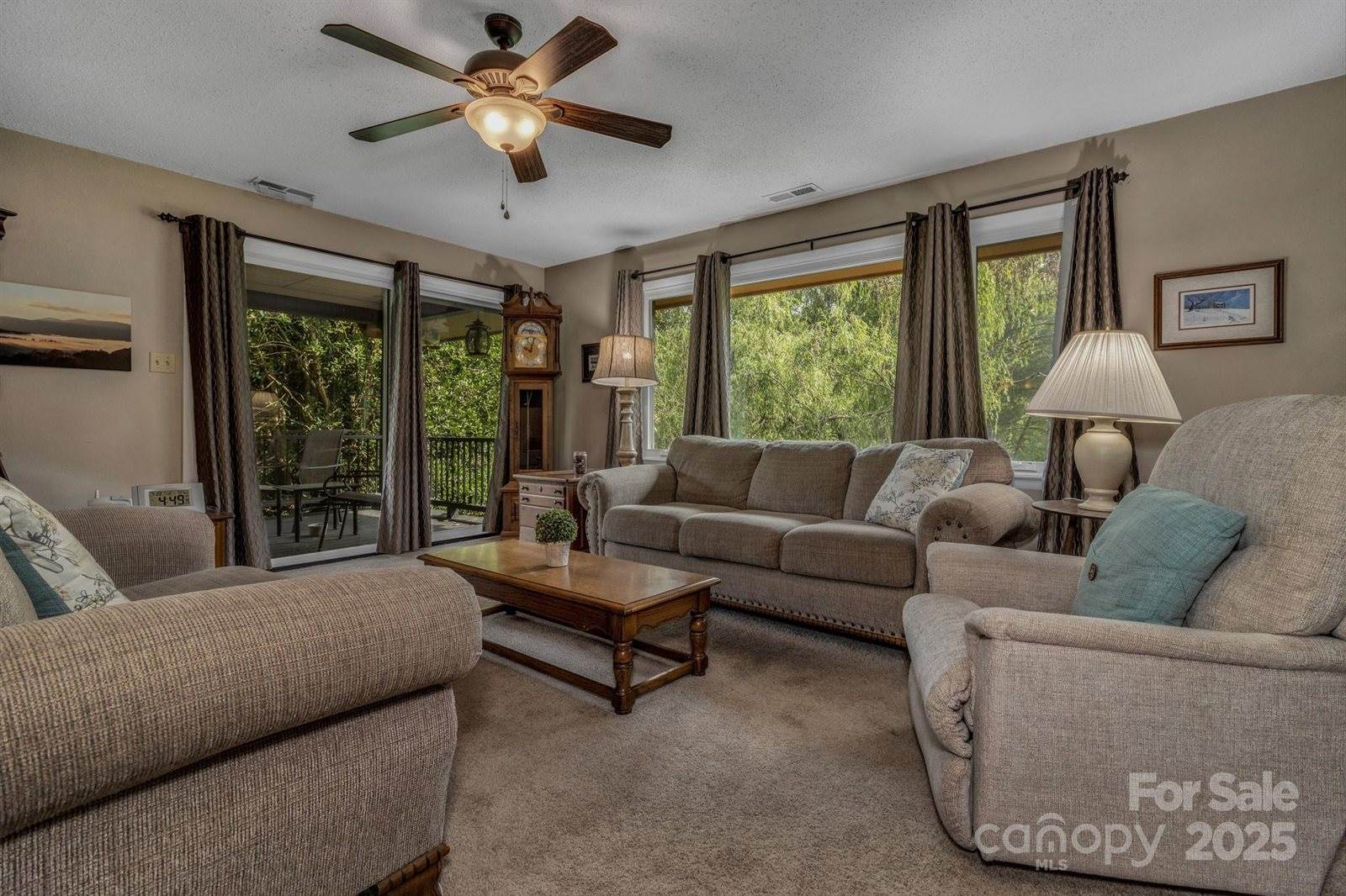 31 Mark Twain Road, Asheville, NC 28805