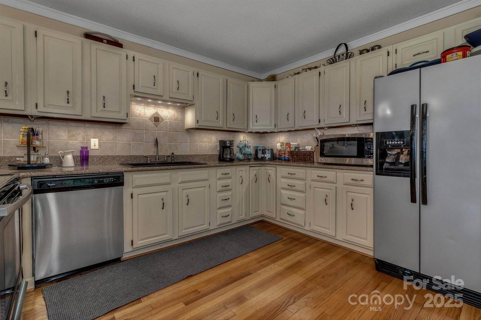 31 Mark Twain Road, Asheville, NC 28805